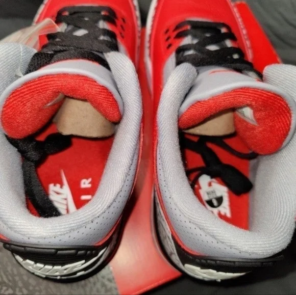 Nike Air Jordan Retro Se unite fire red